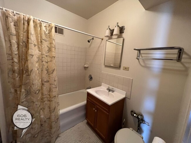 Photo - Bright and Sunny Forest Park Apts! Unit 7437-B