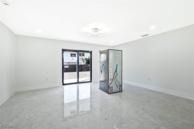 Photo - 3411 27th St SW