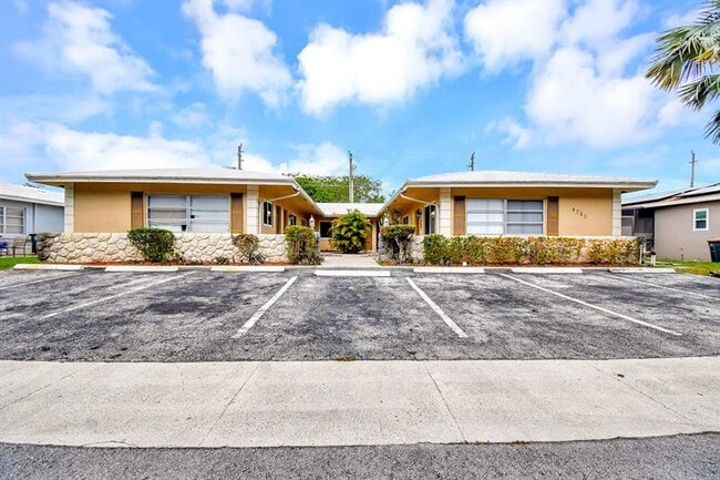 Photo - 4751 NE 21st Terrace Unit 4