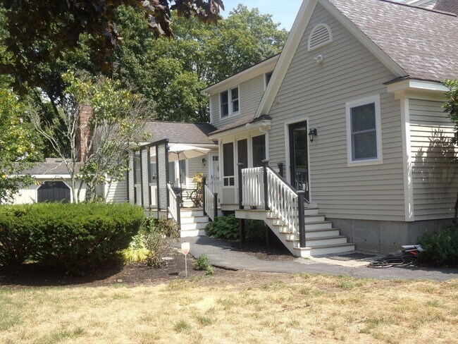 Photo - 162 Middlesex Ave Unit 1