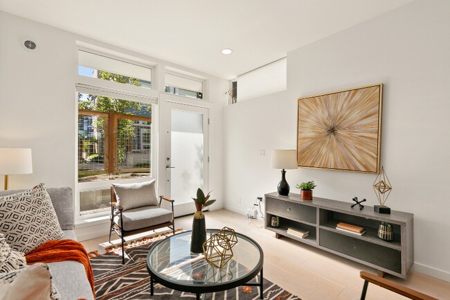 Photo - 114A 20th Ave