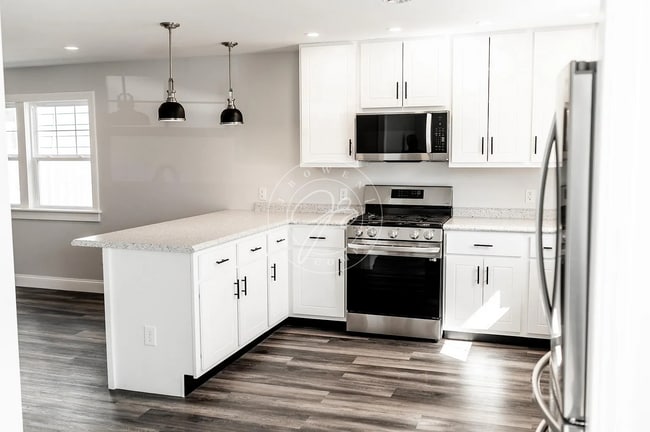 Photo - FULLY RENOVATED HOME NEAR DOWNTOWN PERRYSBURG | 3 BED | 2.5 CAR GARAGE | FENCED YARD