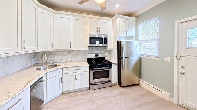 Photo - 53 64th St Unit 3