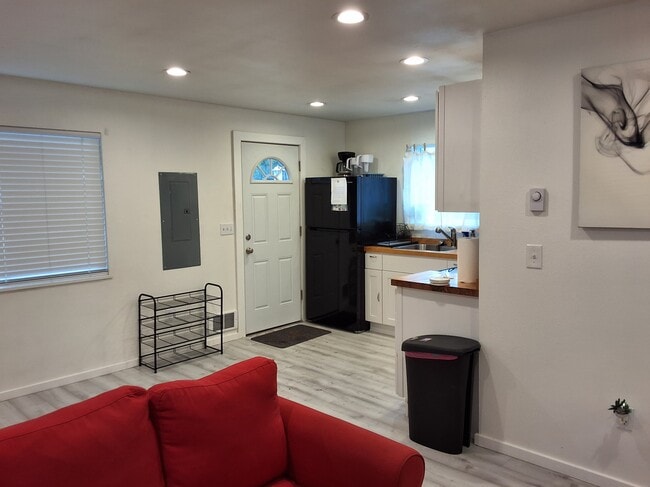 Photo - 720 S Southern St