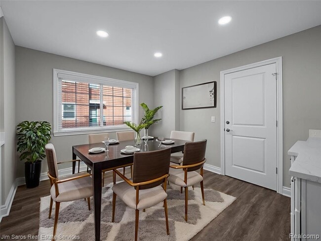 Photo - 895 Harcourt Rd