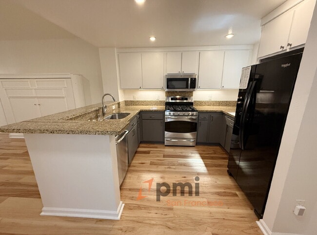 Photo - Cozy 1BR Condo with Patio & Parking — Peac... Unidad Apt 3117