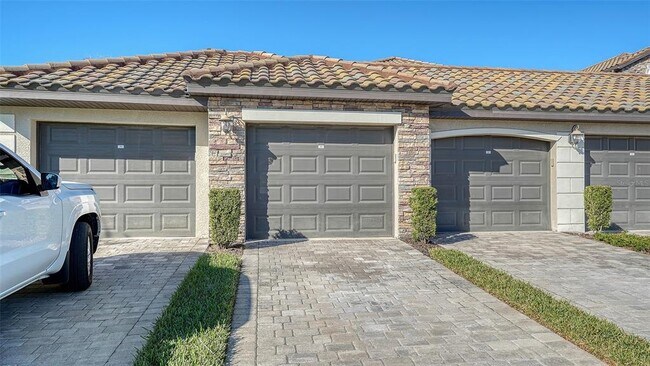 Photo - 5537 Palmer Cir Unit 201