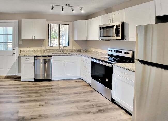 Building Photo - Chatham840 Unit B