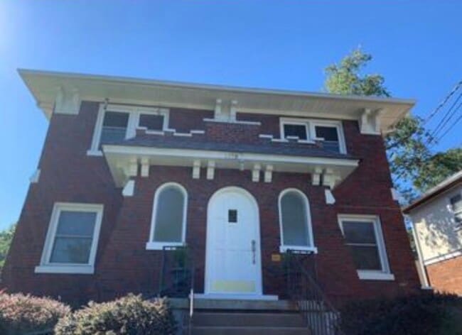 Building Photo - 4419 Erie Ave Unit 2