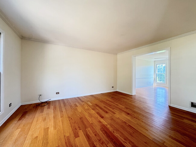 Photo - 1108 Hollingswood Ave