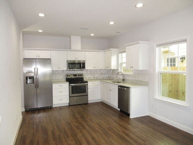 Photo - 716 W Intendencia St