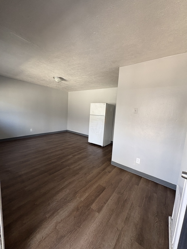 Building Photo - 270 E Nottingham Rd Rental
