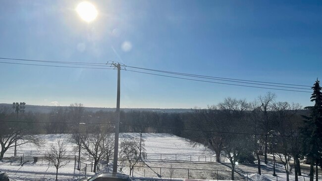Photo - 881 Saint Clair Ave Unidad 2