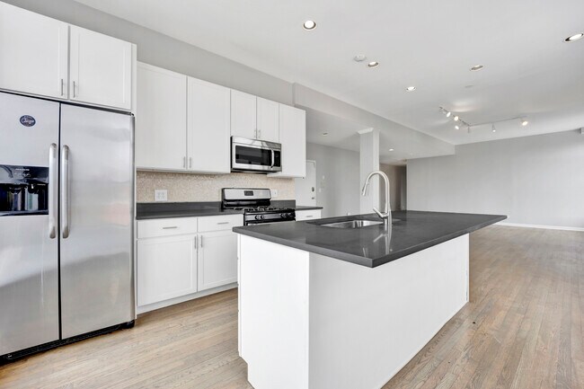 Photo - 430 N Noble St