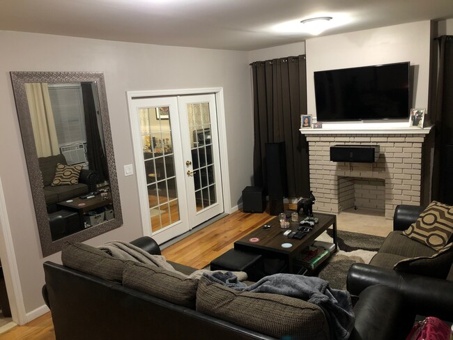 Building Photo - 25 Newfield St Unit 1 Rental
