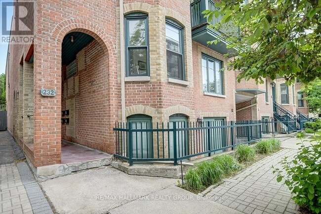 Photo - 232 Rue Wilbrod St Unit 1