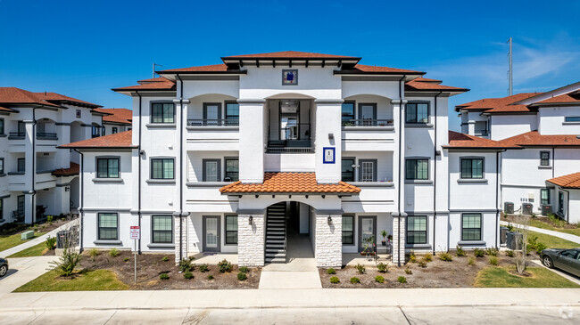 Building Photo - Majestic Ranch Rental