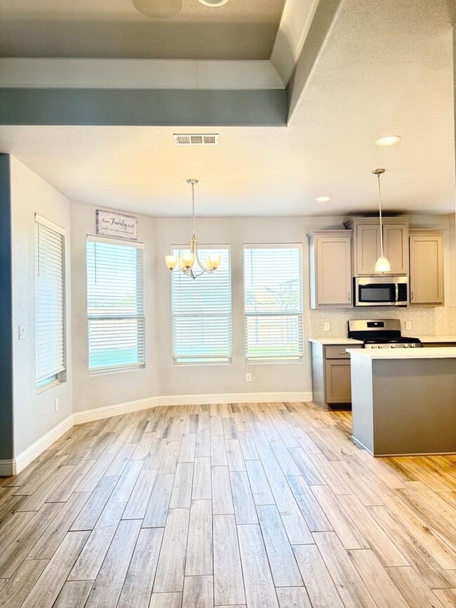 Photo - 3907 Yorkshire Dr