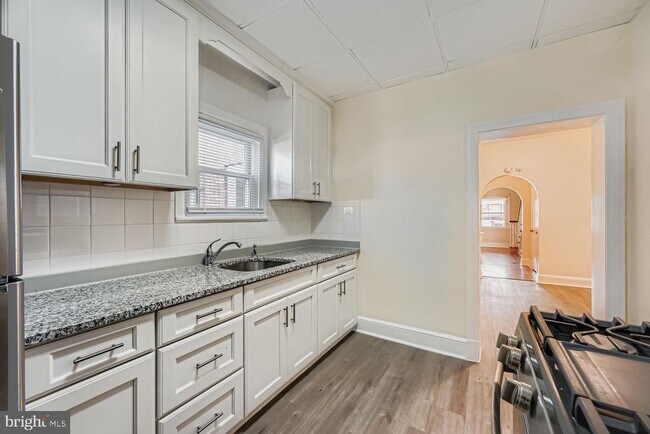 Photo - 3220 Sequoia Ave