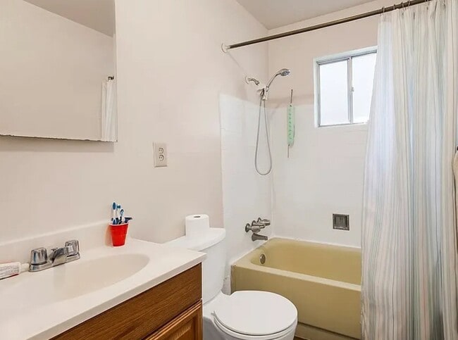 Photo - 1317 Locust St Unit B