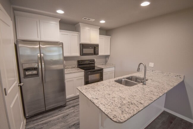 Photo - 820 Hindman Dr