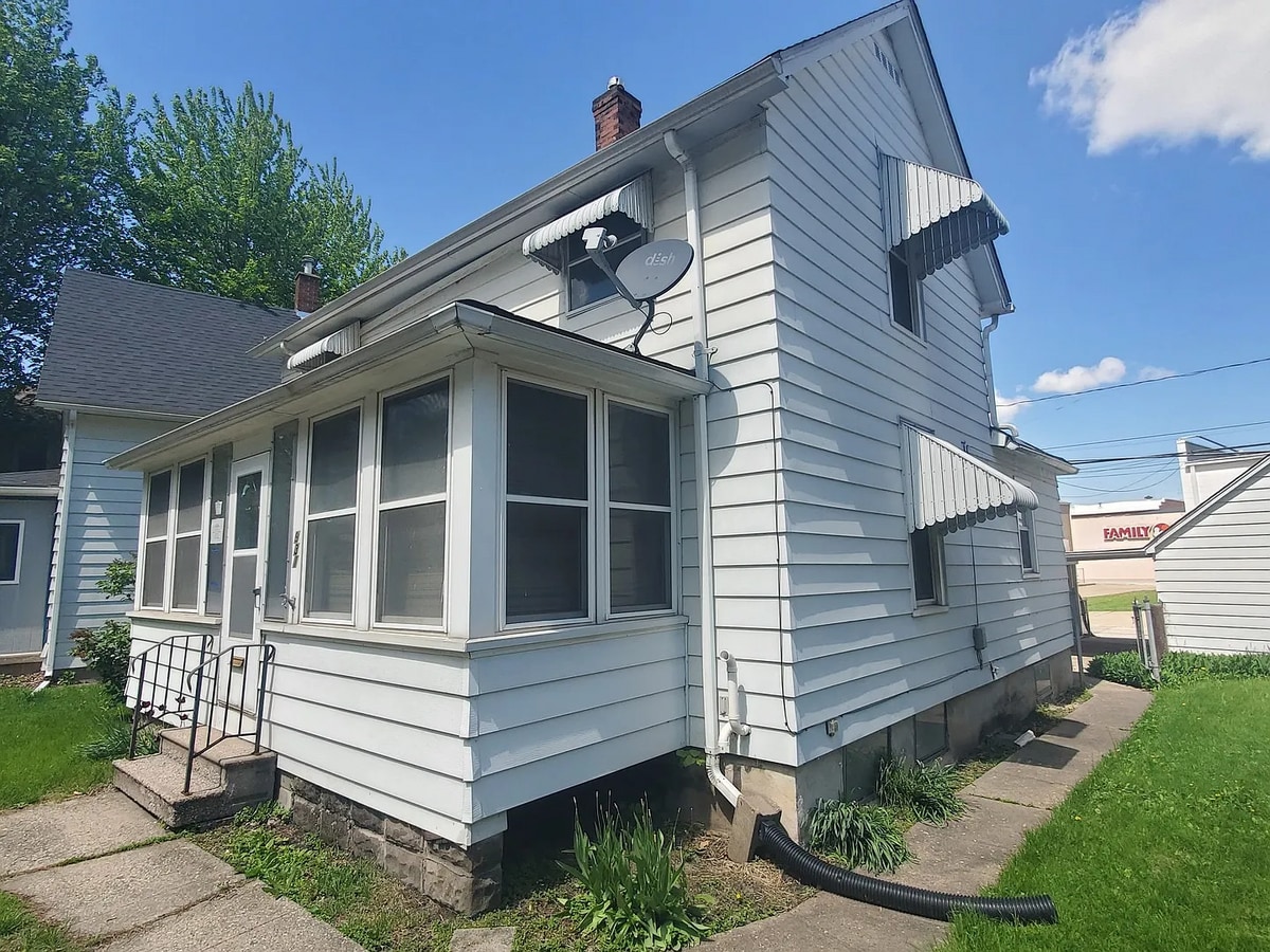 Photo - Comfy East Moline Home With Garage and Basement Space