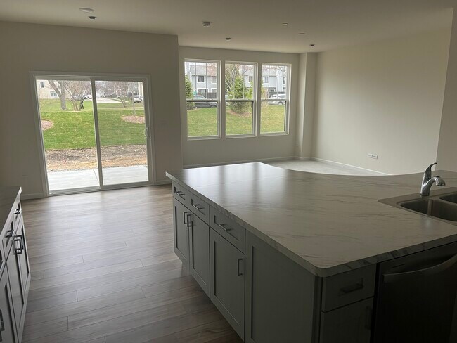 Photo - 1977 Leiter Way