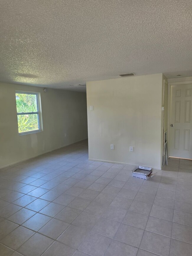Photo - 307 58th Ave E