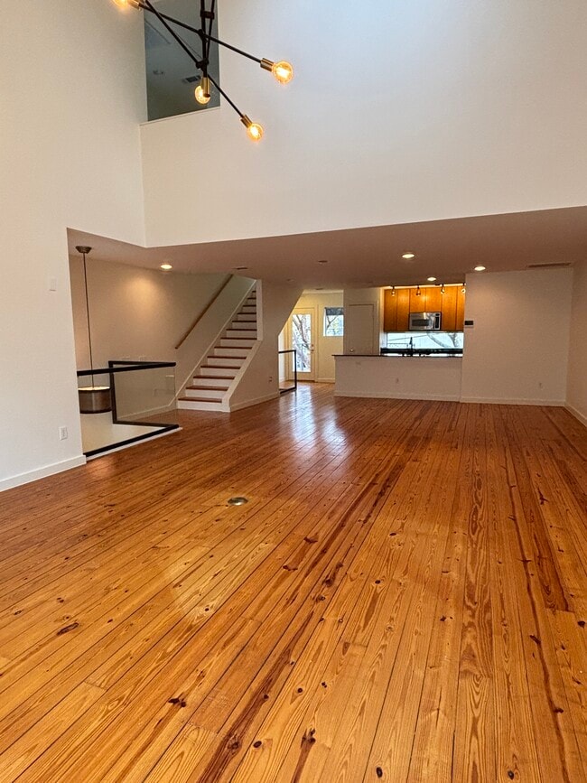 Building Photo - 4213 Dickason Ave Unit 20