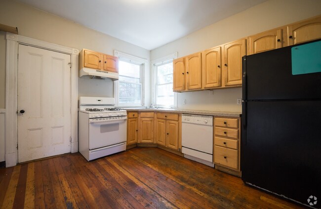Building Photo - 452 Centre St Unit 2 Rental