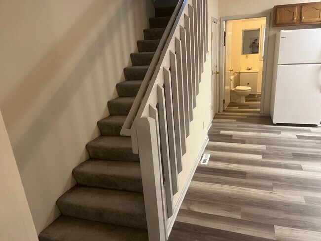 Photo - 1605 Hinkson Ave Unit 2