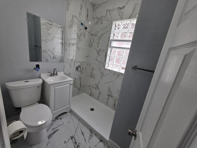 Photo - 1271 N 43rd St