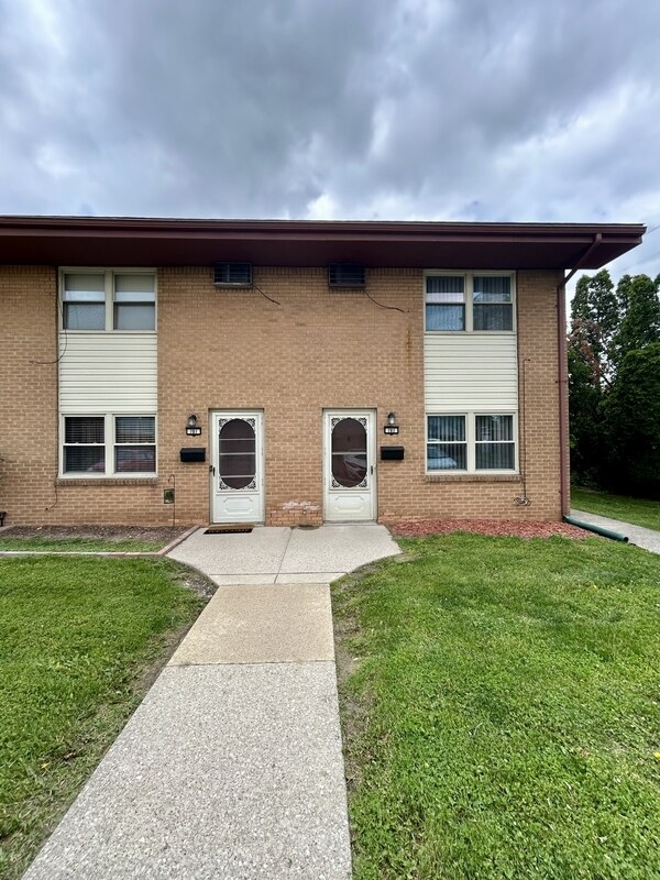 Photo - 783 N Macomb St