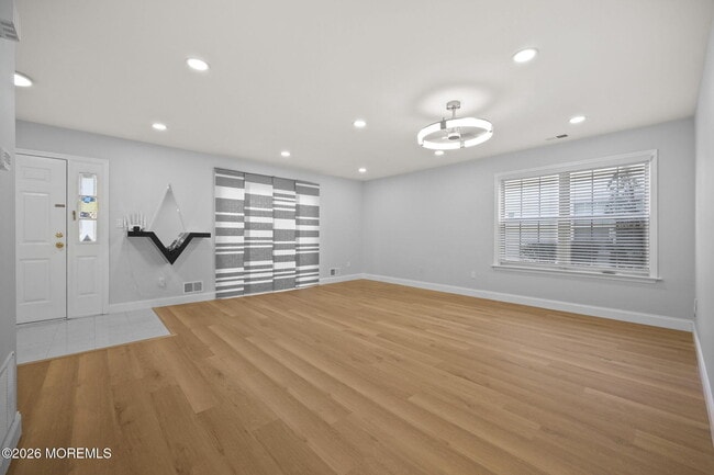 Photo - 1115 Roseberry Ct