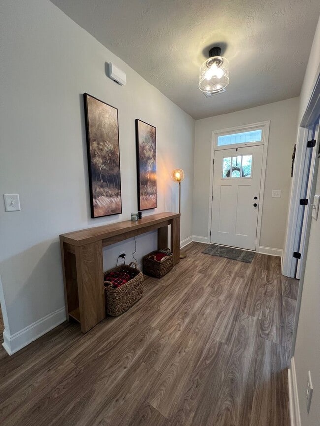 Photo - 4 Bedroom, 2 Bath Home