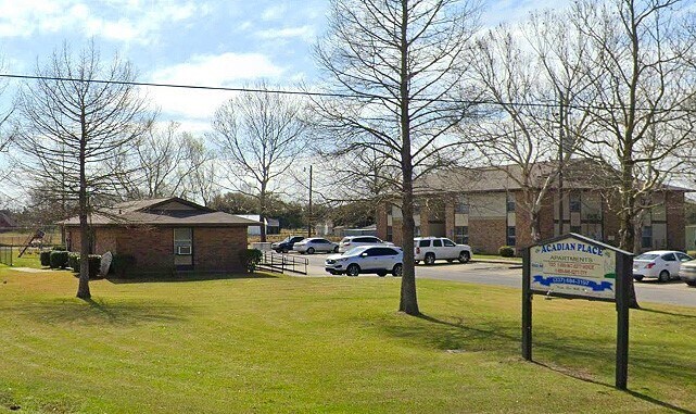 Photo - 114 Acadian Pl