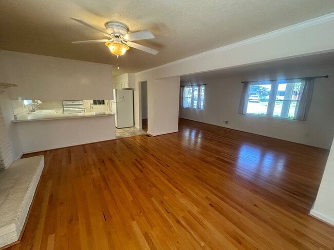 Photo - 1015 Walters Ln