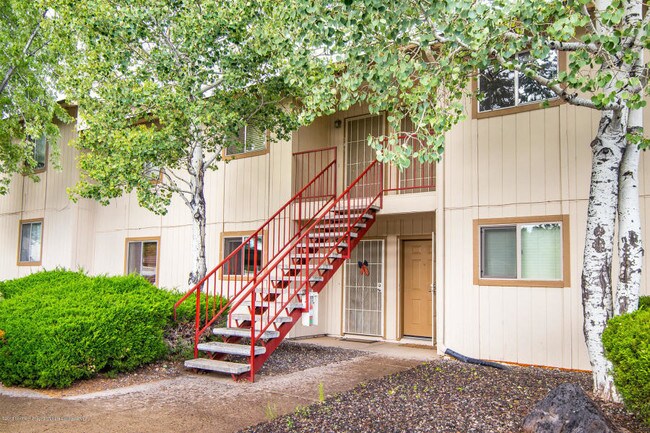 Photo - 2401 West St