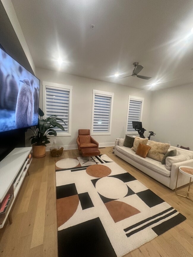 Photo - 1093 Robert Smalls Way