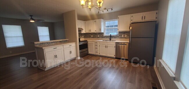 Photo - 1727 14th Ave N