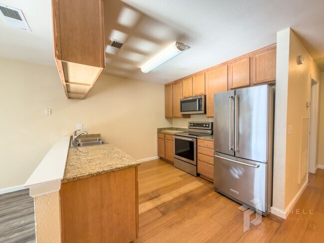 Photo - Gated Community, 3 Bed Condo!