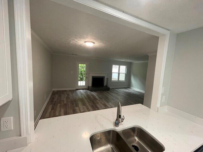 2260 Newport Landing