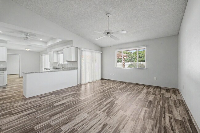 Photo - 12714 W Crystal Lake Dr