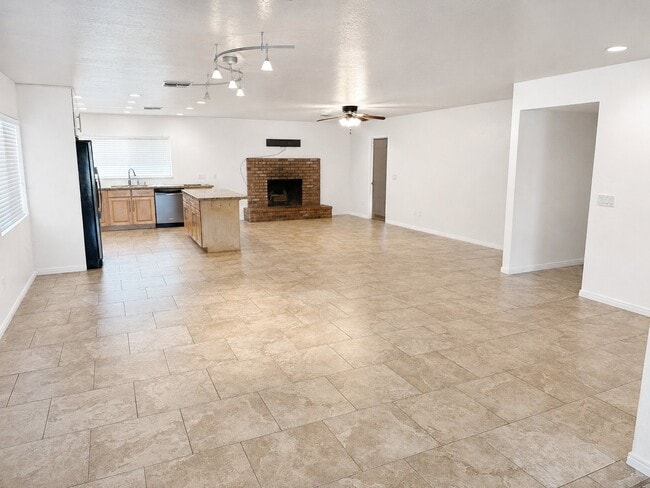 Photo - 5918 S Clark Dr