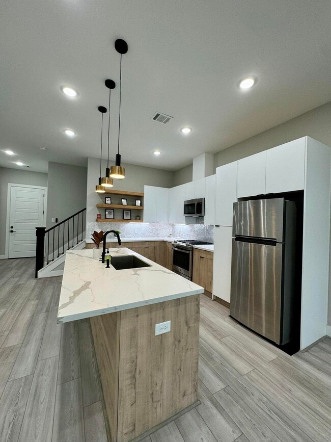 Building Photo - 7040 Avenue N