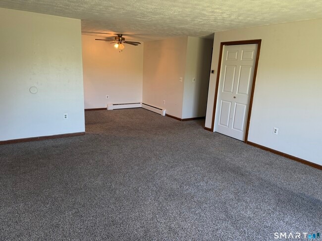 Photo - 1162 Middle Turnpike W Unidad C1