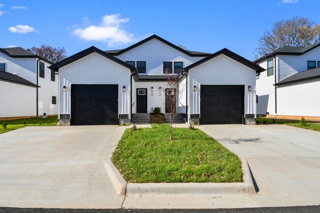 Photo - 1220 E Pacific St Unit 1a