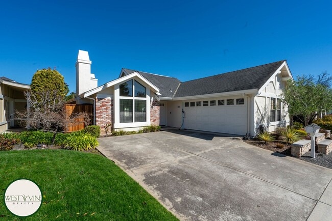 Building Photo - Chic 4 Bedroom, 2.5 Bath Single-Story Home