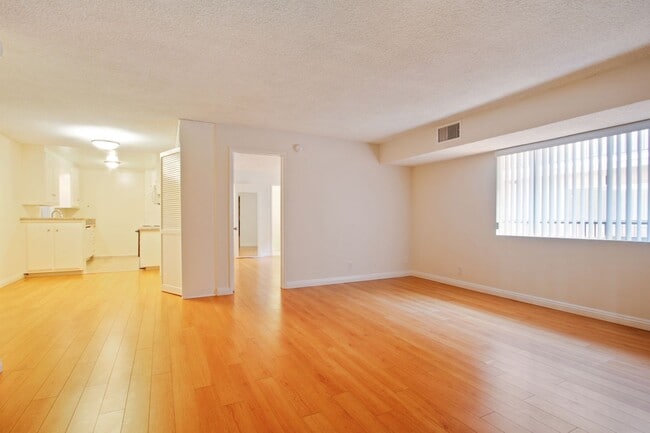 12246 Montana Ave Unit 205