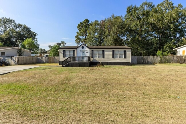 Photo - 182 Carmen Blvd